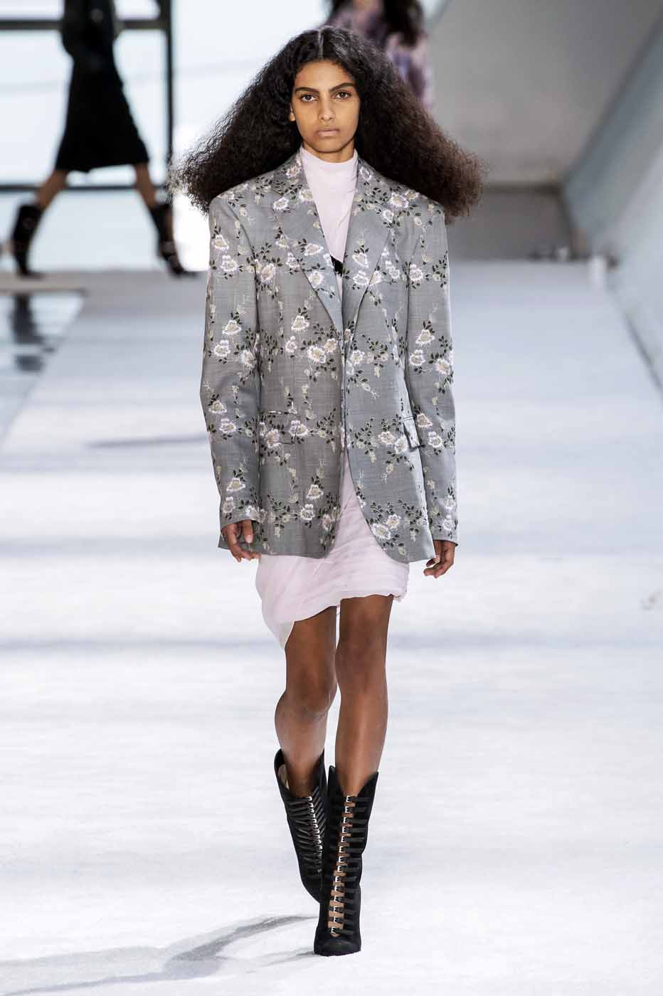 We’d Better Check on Giambattista Valli - Go Fug Yourself