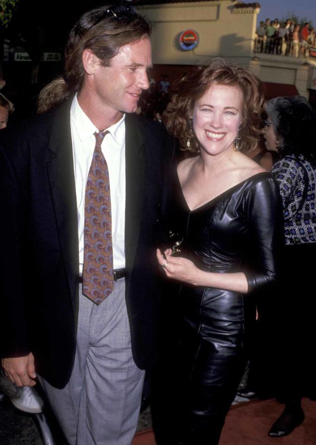 1992: Michael Keaton and Courteney Cox - Batman Returns Premiere - 12