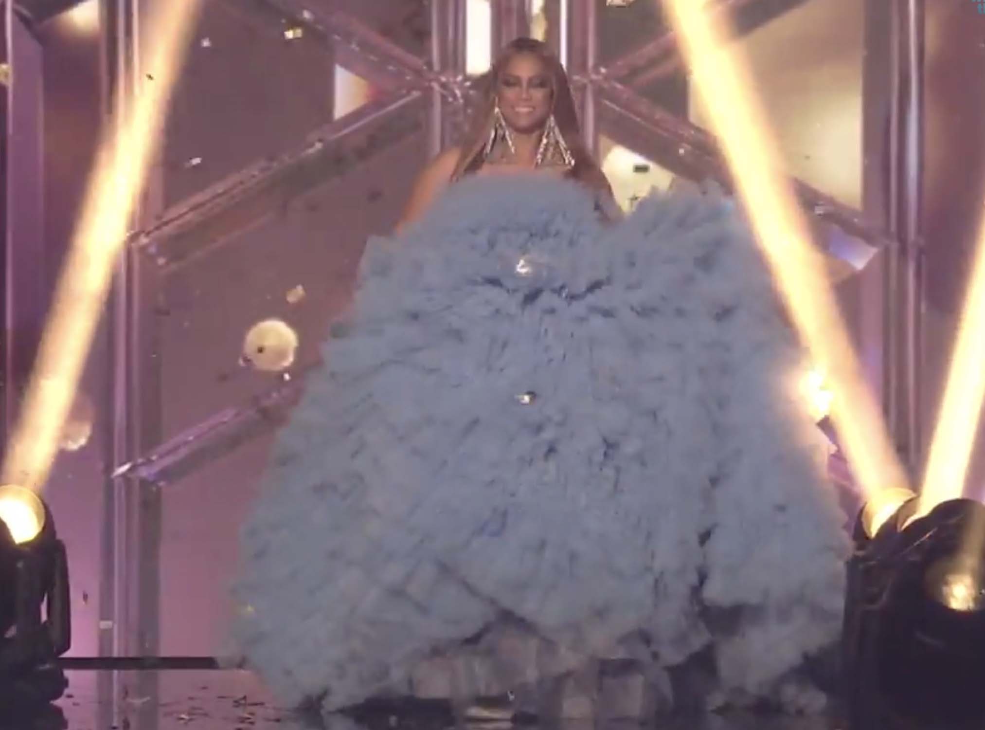 Tyra Dresses As the Mirror Ball On The DWTS Finale   Go Fug Yourself