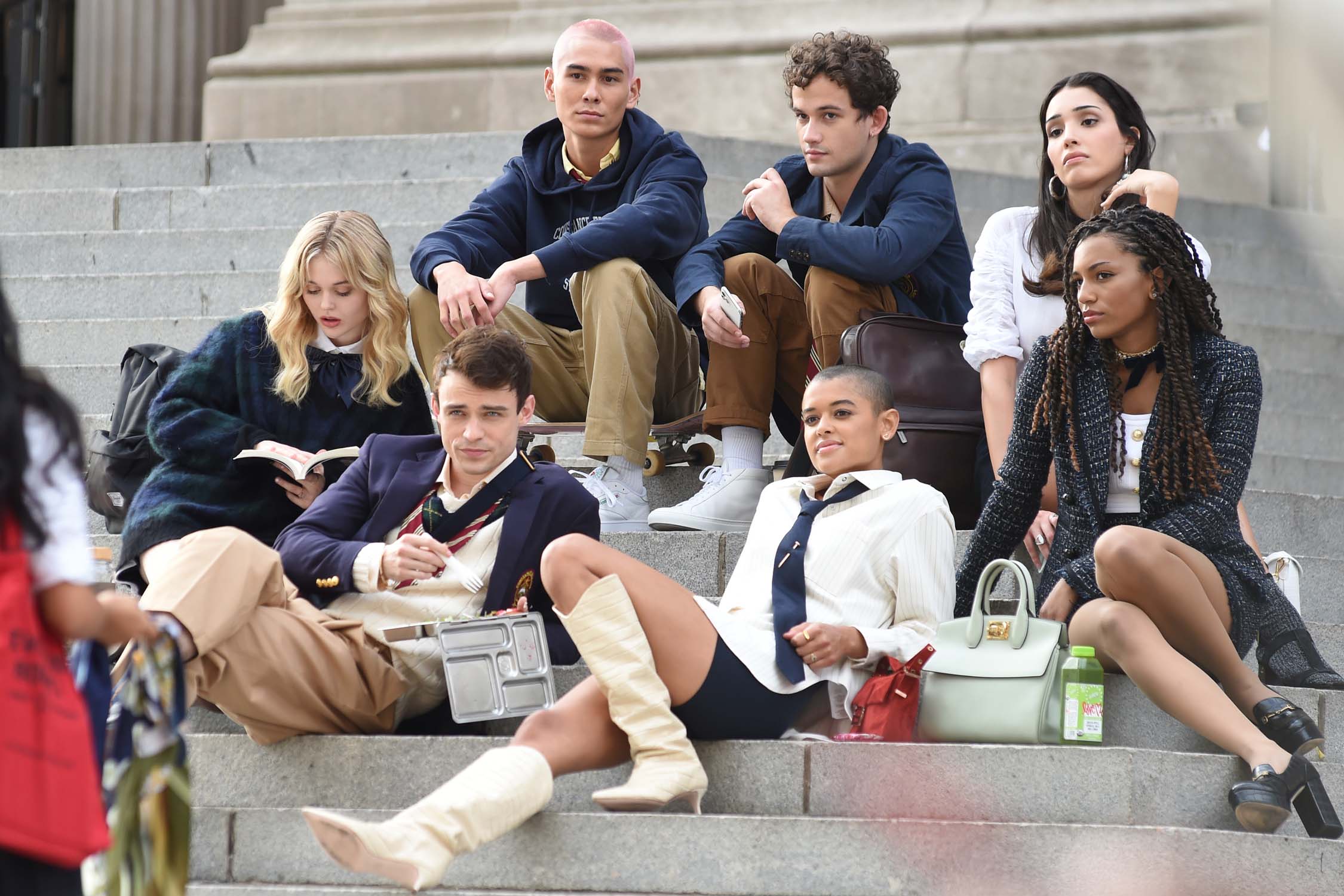Pics Are Trickling Out From The Gossip Girl Reboot - Go Fug Yourself Go ...