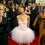 Lara Flynn Boyle Wore Her Infamous Ballerina Outfit to the 2003 Globes