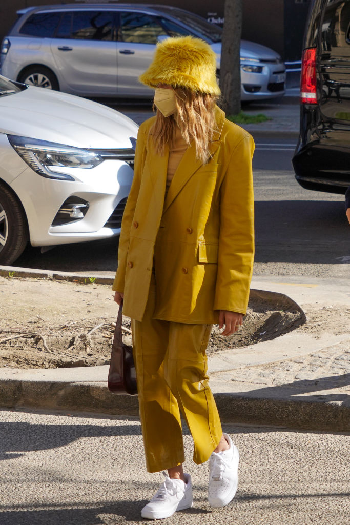 Hailey Bieber Is Committed to the Color Yellow - Go Fug Yourself Go Fug ...