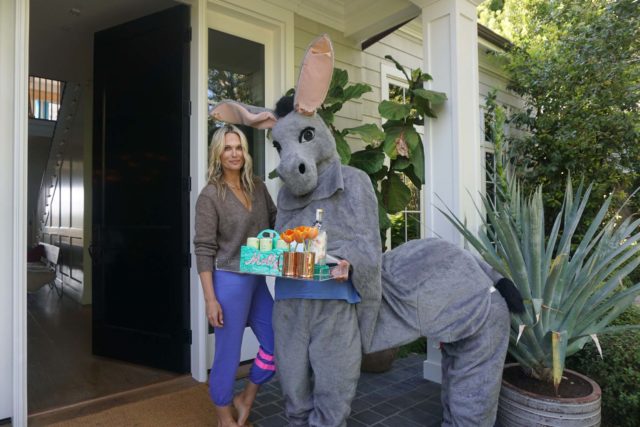 Celebrities receive gifts from Kate Hudson, Los Angeles, California, USA - 31 May 2021