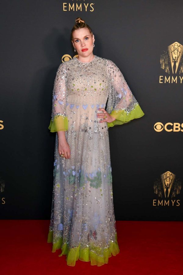aidy bryant sequin dress Aidy Bryant's Shrill Costume Designer Amanda Needham Had to Create Custom  Plus Looks
