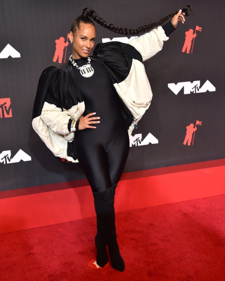 Alicia Keys - Deeeaaaammmnnn jacket is 🔥🔥🔥 Louis Vuitton