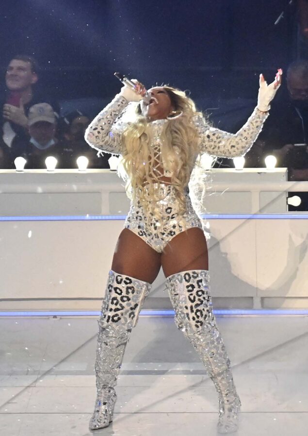 Mary J. Blige Wears Dundas at 2022 Super Bowl Halftime Show