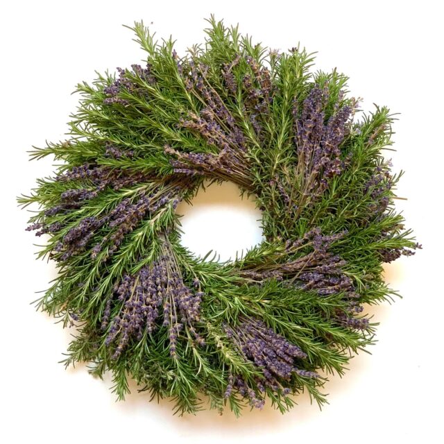 cute herbal wreath-1646870624