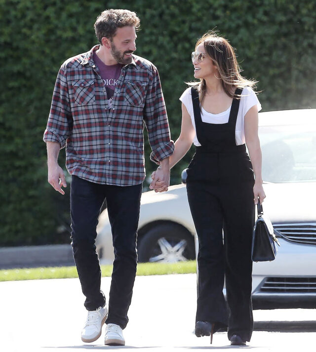 Jennifer Lopez and Ben Affleck step out together for a school pick-up, Los Angeles, California, USA - 13 Apr 2022