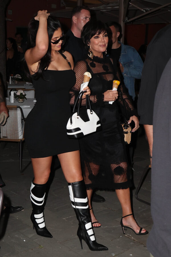 Kris Jenner Poses in Mary Jane Heels at Tiffany & Co.'s Lock Party –  Footwear News
