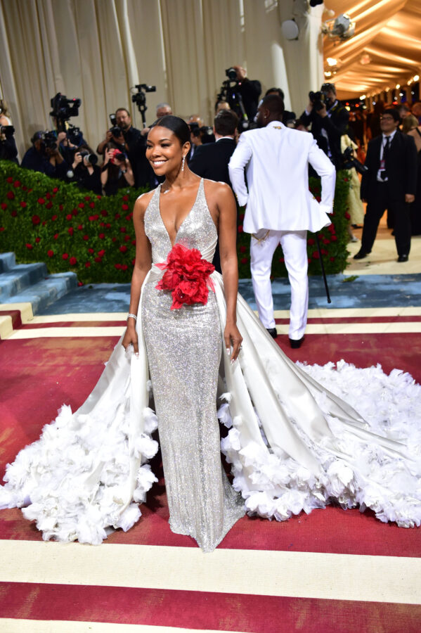 Gabrielle Union Sparkles in Versace Dress on Met Gala 2022 Red Carpet –  Footwear News