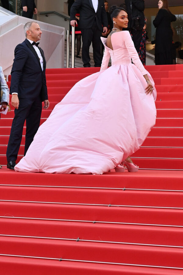 Léa Seydoux in Louis Vuitton  Cannes Film Festival 2018: “Girls of the  Sun” Premiere – The Fashion Court