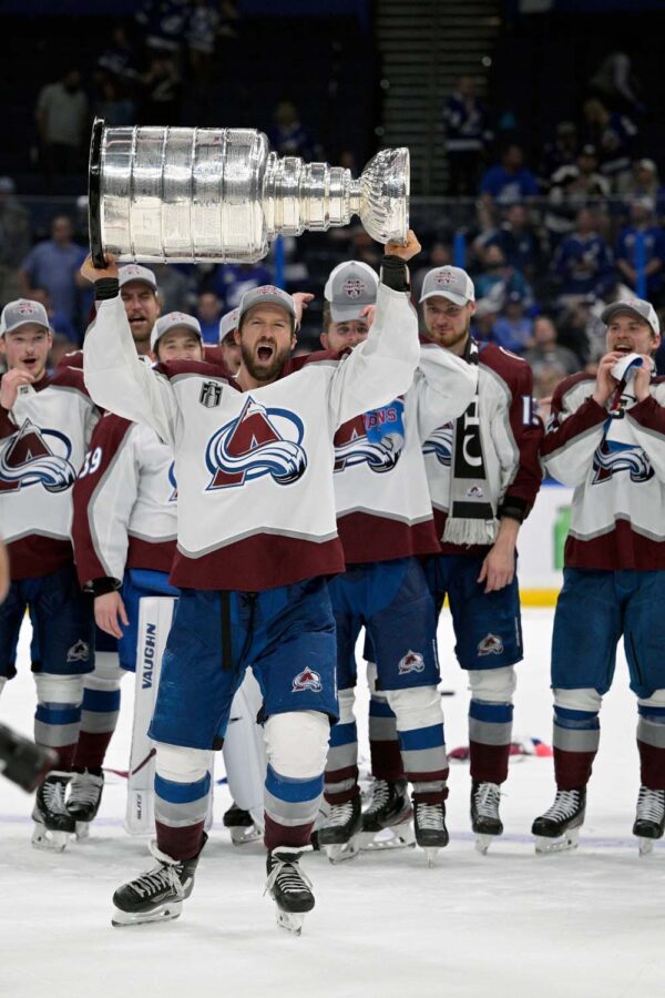 Avalanche Player Gets His Kids Loads of Ice Cream in Stanley Cup