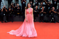 ALERT: Ana de Armas Has Arrived in Venice for the “Blonde” Experience