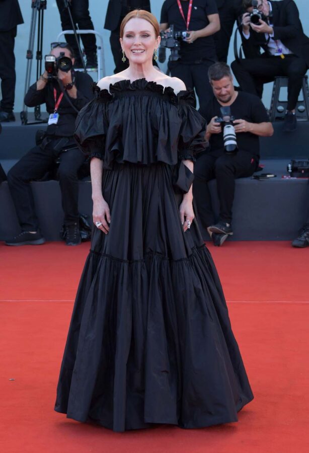 Louis Vuitton on X: Cannes Film Festival 2023. Dressed in a custom look by  @TWNGhesquiere, House Ambassador Cate Blanchett wore a sustainable gown of  black velvet and green satin with High Jewelry