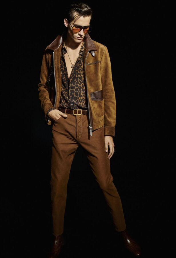 ジャケット TOM FORD SS23 BOYFRIEND JACKET (GI2915_FAX1016DP152) Tom Ford Spring 2023 Menswear Fashion Show | Vogue