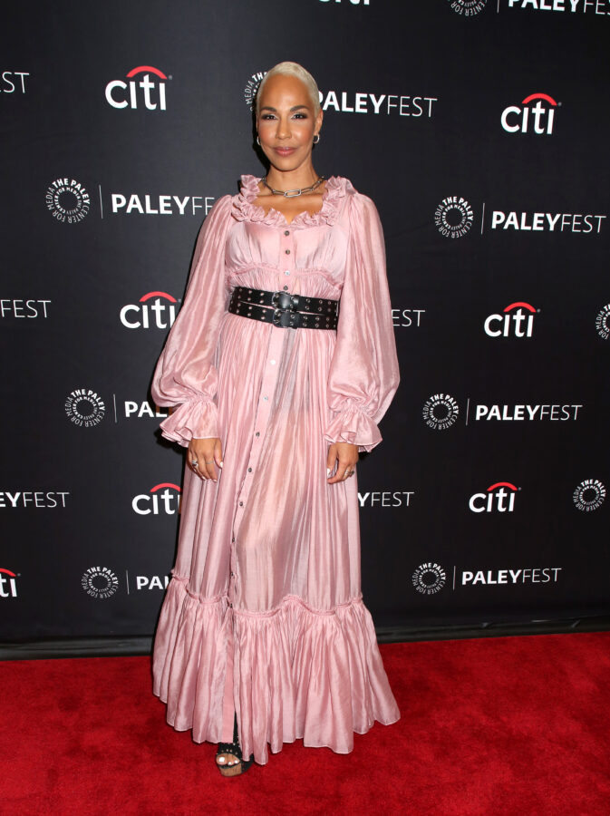 pink dress handmaid's tale Hannahs future?? : r/TheHandmaidsTale