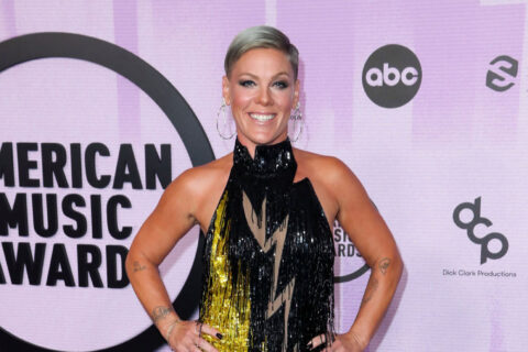 Pink's Vintage Bob Mackie Was an AMAs High Point