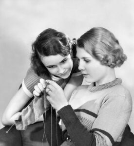 Needlework: two women knitting- Photographer: Yva- Published by: 12 Uhr 11.05.1942Vintage property of ullstein bild