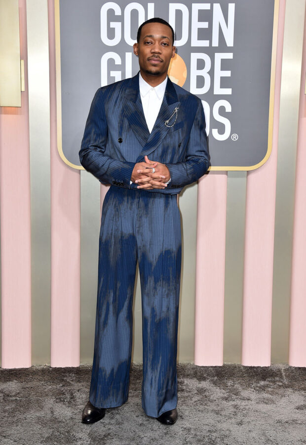 Louis Vuitton on X: .@BarryKeoghan in #LouisVuitton at the 80th Annual  #GoldenGlobeAwards. The actor wore a custom-made pale blue double-breasted  cropped suit paired with derby shoes.  / X