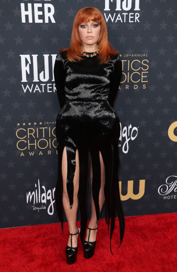 Aubrey Plaza Sparkles in Louis Vuitton Dress at Critics Choice Awards –  Footwear News