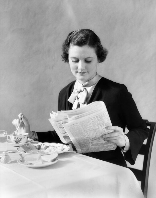 1930s WOMAN READING...