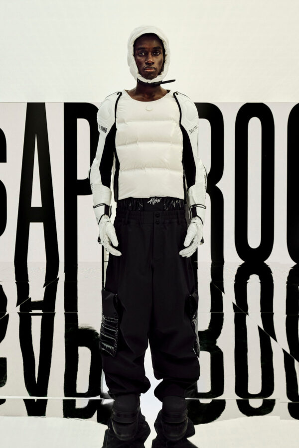 急いでお得★Size 2セール★2025春夏MONCLER★HIENGOSブラック MONCLER 2025春夏新作 ロゴ付き ボンバージャケット GRAMMOT