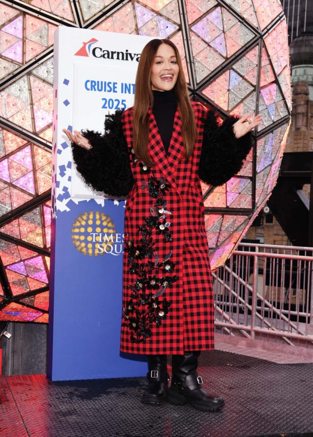 Rita Ora Opens 2025 For Us - Celebrity Sightings York - 2