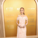 Ariana Grande Continued Her Glinda Cosplay at the SAGs&#8230;