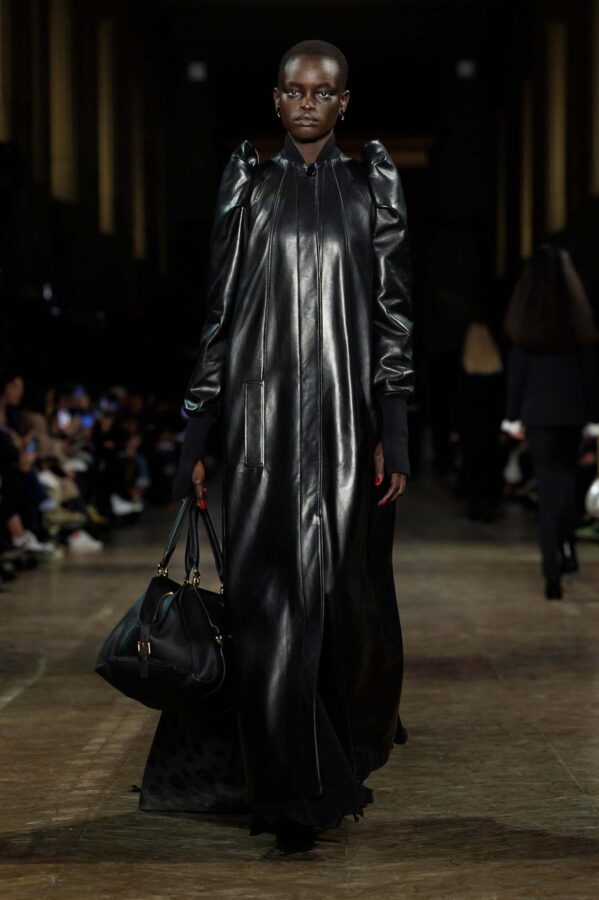 Alexander McQueen F/W 2025 - Mcqueen Po F25 - 46