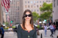 Emily Ratajkowski Owns Summer Leggings
