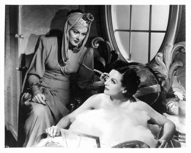 Rosalind Russell And Joan Crawford In 'The Women'