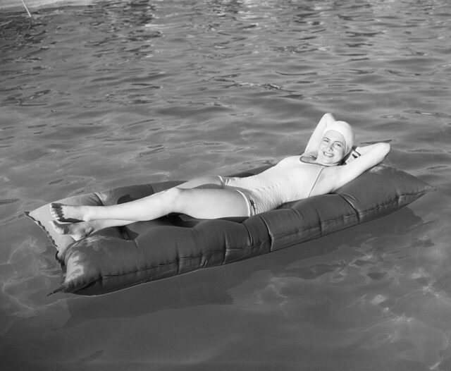 Olivia De Havilland in Swimming Pool